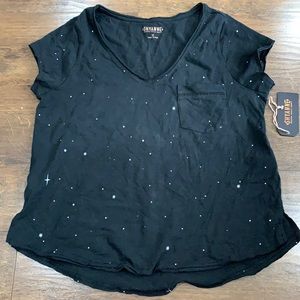 NWT Shyanne Women’s Black Star Print Short Sleeve Pocket Tee